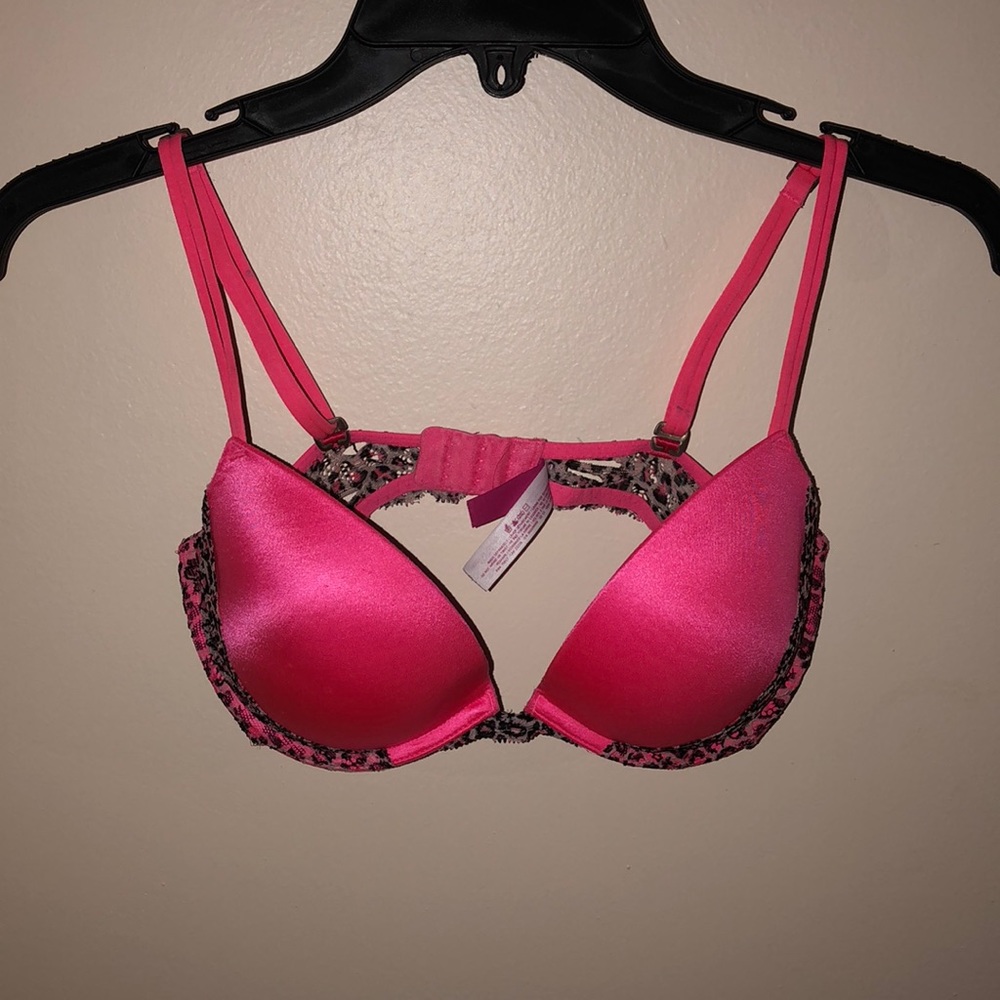 new lightly worn heartbreaker bra